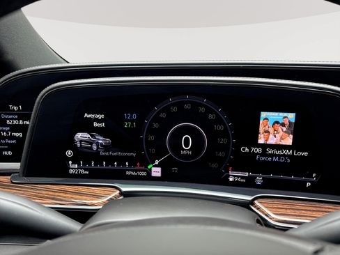 Used 2021 Cadillac Escalade ESV Premium Luxury w/ Driver Assist Tech Package AWD/4WD image 10