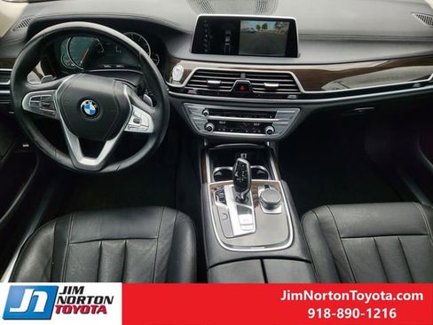 Used 2017 BMW 740i xDrive AWD/4WD image 26