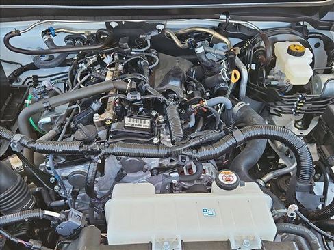 Used 2025 Toyota Tacoma SR5 AWD/4WD image 28