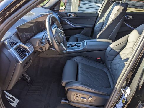 Used 2024 BMW X5 xDrive40i w/ M Sport Package AWD/4WD image 11