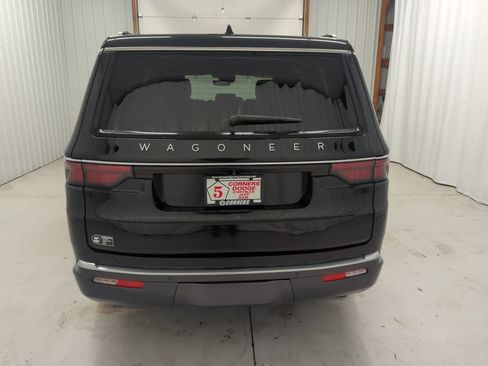 Used 2022 Jeep Wagoneer Series II AWD/4WD image 3