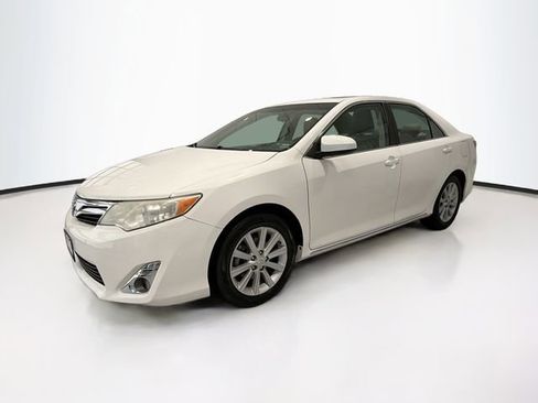 Used 2012 Toyota Camry XLE FWD image 3