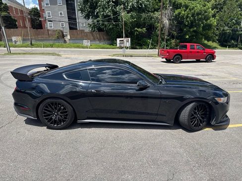Used 2017 Ford Mustang GT Premium w/ GT Performance Package RWD image 5
