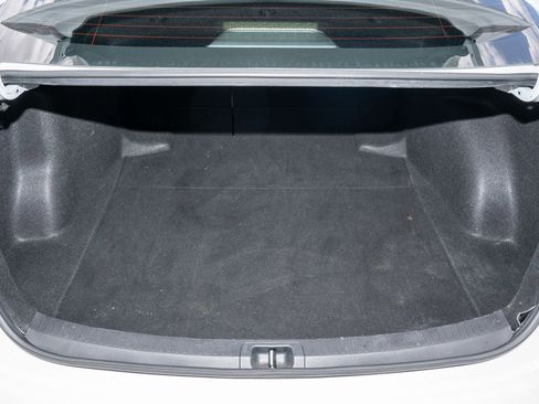 Used 2024 Toyota Corolla SE FWD image 9