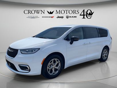 Used 2024 Chrysler Pacifica Limited