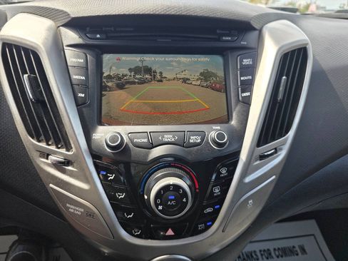 Used 2013 Hyundai Veloster w/ Tech Pkg FWD image 14