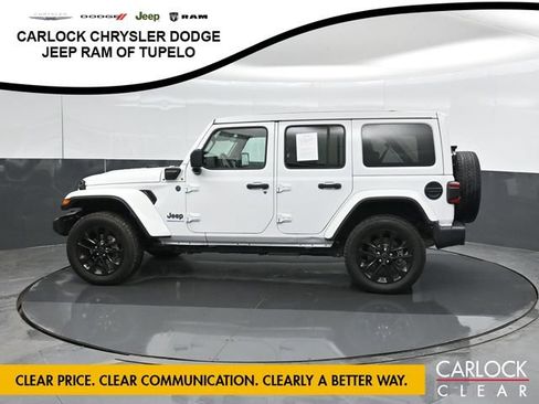 Used 2025 Jeep Wrangler Unlimited Sahara w/ Safety Group AWD/4WD image 9