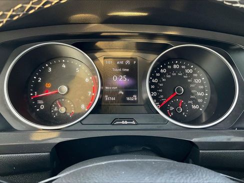 Used 2021 Volkswagen Tiguan SE image 23