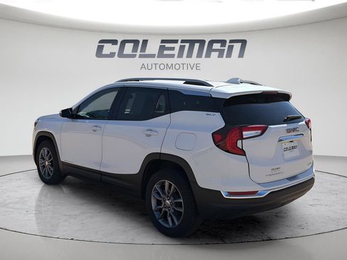 Used 2024 GMC Terrain SLT AWD/4WD image 3