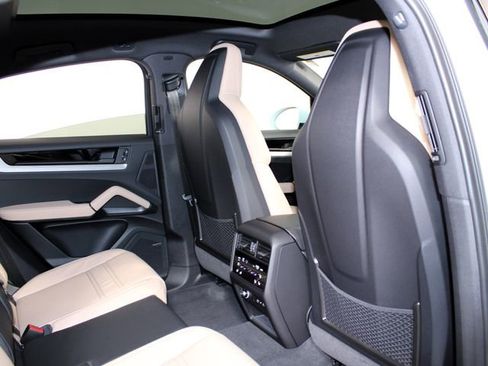 New 2026 Porsche Cayenne Coupe AWD/4WD image 24