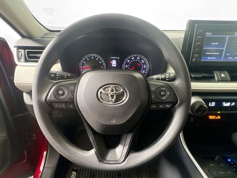 Used 2019 Toyota RAV4 XLE FWD image 17