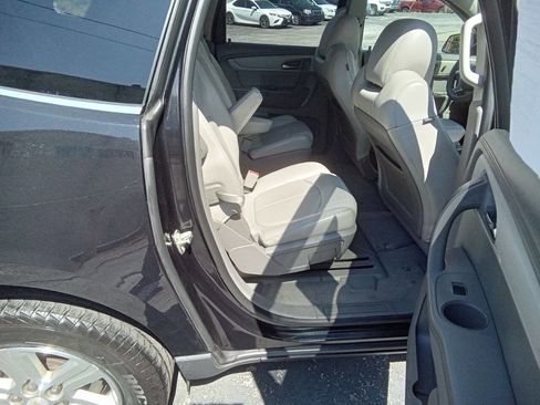 Used 2014 Chevrolet Traverse LT FWD image 5