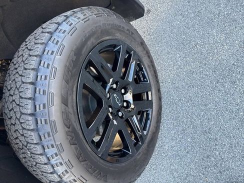 Used 2023 Chevrolet Silverado 1500 RST image 16