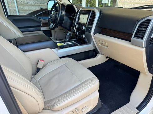 Used 2017 Ford F150 Lariat w/ Equipment Group 502A Luxury AWD/4WD image 26