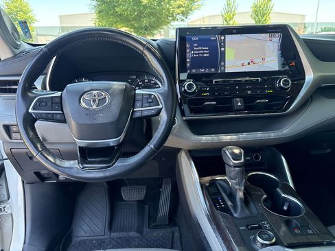 Used 2020 Toyota Highlander Platinum AWD/4WD image 39