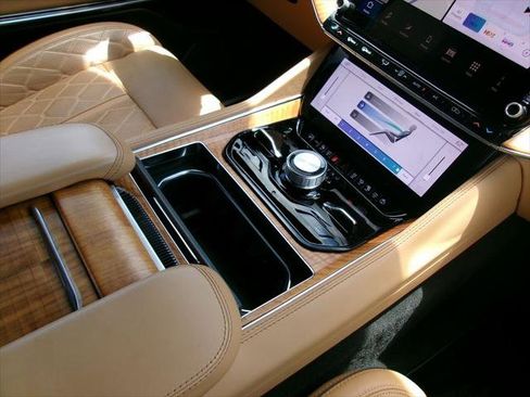 Certified 2025 Jeep Grand Wagoneer L Series III w/ Rear Seat Video Group 1 AWD/4WD image 16