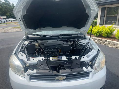 Used 2010 Chevrolet Impala LTZ FWD image 25