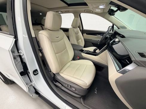 Used 2021 Cadillac XT6 Premium Luxury image 30