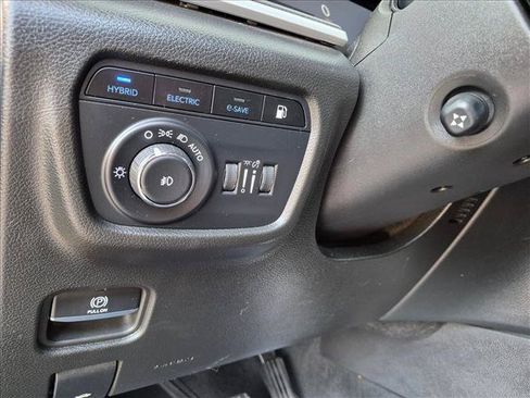 Used 2022 Jeep Grand Cherokee Limited 4xe w/ Luxury Tech Group II AWD/4WD image 19