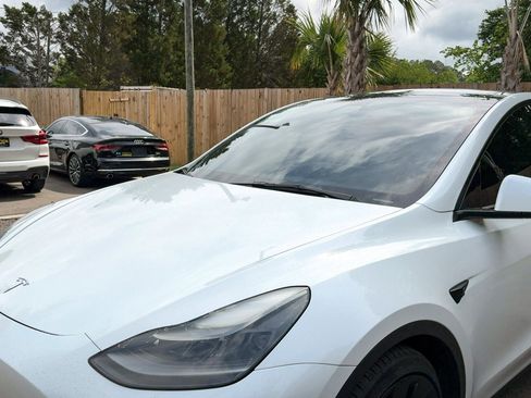 Used 2022 Tesla Model Y Performance AWD/4WD image 16
