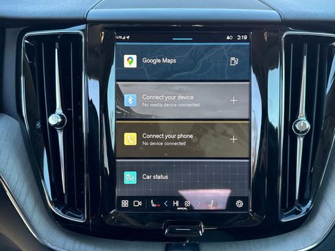 Certified 2025 Volvo XC60 B5 Plus image 22