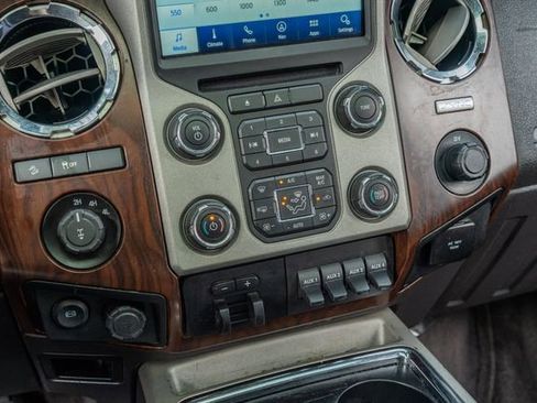 Used 2015 Ford F250 Lariat w/ Lariat Ultimate Package AWD/4WD image 28