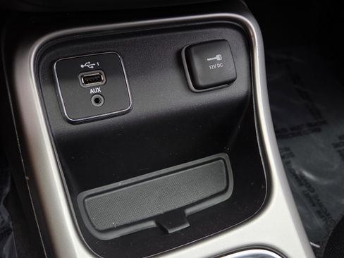 Used 2020 Jeep Compass Latitude FWD image 30