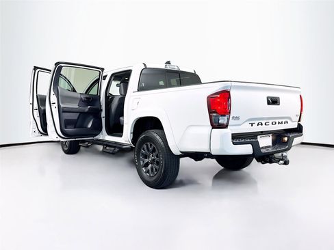 Used 2023 Toyota Tacoma SR5 w/ Technology Package RWD image 37