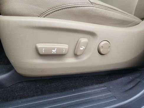 Used 2016 Toyota 4Runner SR5 Premium AWD/4WD image 18