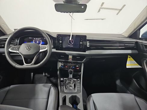 New 2026 Volkswagen Jetta SE FWD image 12