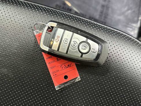 Used 2021 Ford Escape Titanium image 31