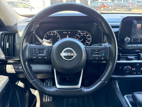 Used 2024 Nissan Pathfinder SV FWD image 19