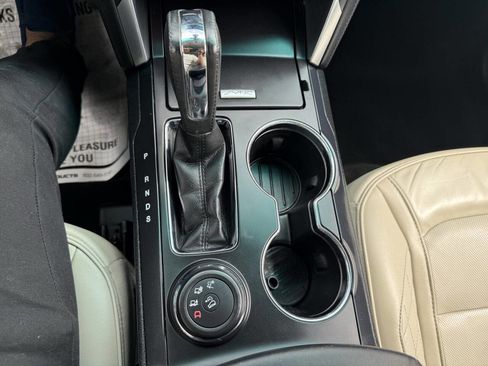 Used 2016 Ford Explorer Platinum image 26