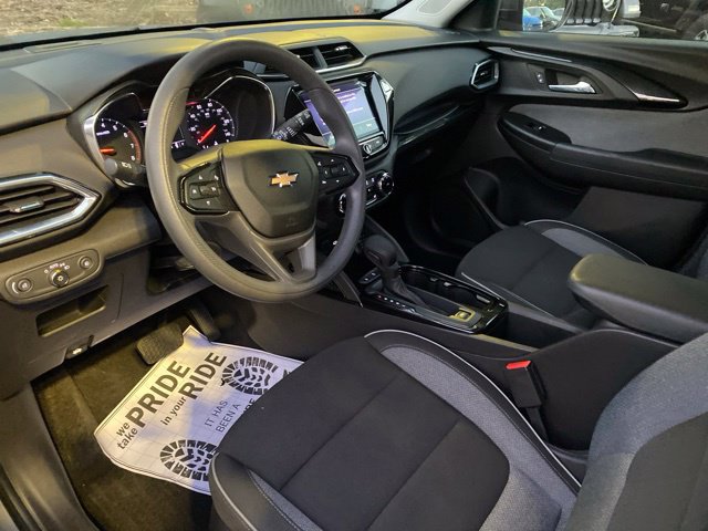 Used 2022 Chevrolet TrailBlazer LT w/ Convenience Package FWD image 6