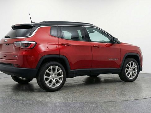 Used 2025 Jeep Compass Limited AWD/4WD image 9