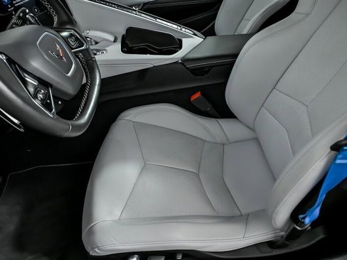 Used 2021 Chevrolet Corvette Stingray Preferred Cpe w/ Z51 Performance Package RWD image 20