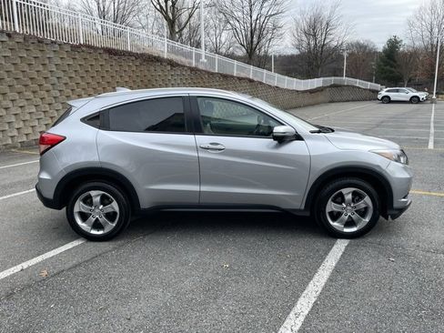 Used 2017 Honda HR-V EX-L image 9