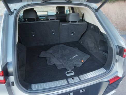 Used 2024 Genesis GV70 2.5T w/ Select Package image 26