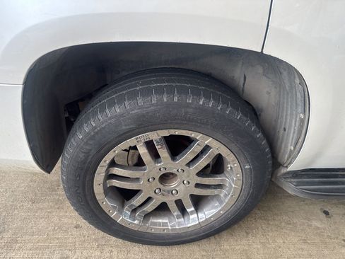 Used 2007 Chevrolet Tahoe LTZ w/ LTZ Preferred Equipment Group image 17