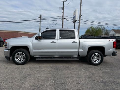 Used 2018 Chevrolet Silverado 1500 LT w/ All Star Edition AWD/4WD image 3
