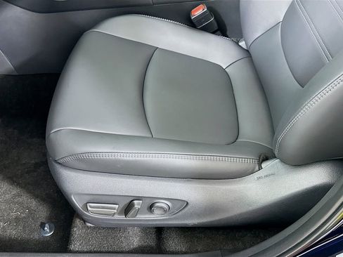 Used 2025 Toyota RAV4 XLE Premium AWD/4WD image 19