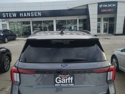 Used 2025 Ford Explorer ST-Line w/ ST-Line Street Pack image 5