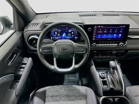 Used 2024 Chevrolet Colorado Z71 w/ Z71 Convenience Package 2 image 24