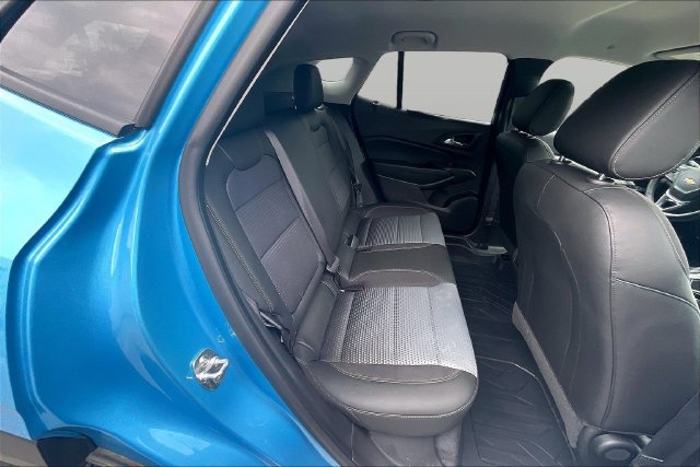 Used 2025 Chevrolet Trax LT w/ LT Convenience Package FWD image 29