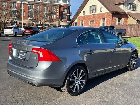 Used 2017 Volvo S60 T5 Inscription image 6