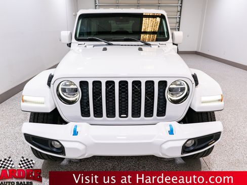 Used 2021 Jeep Wrangler Unlimited Sahara AWD/4WD image 7