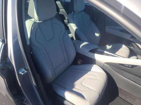 New 2026 Hyundai Elantra Limited FWD image 11