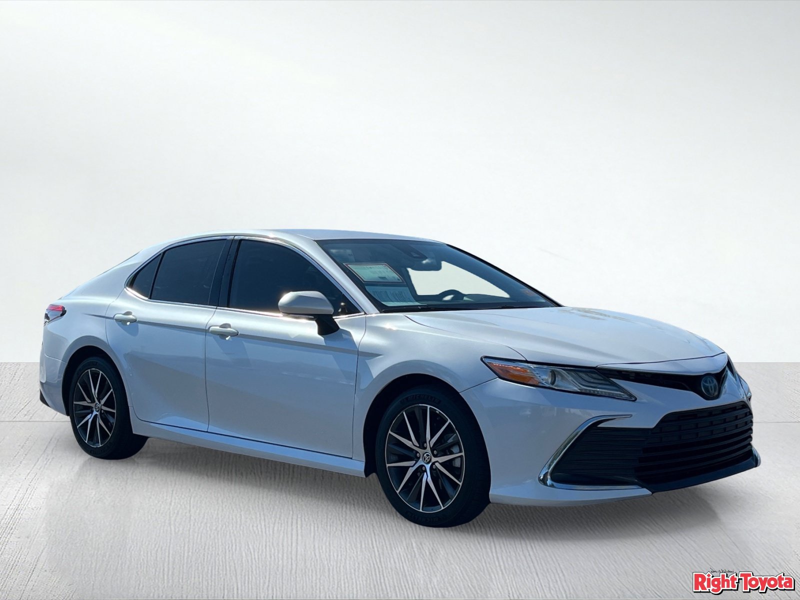 Certified 2022 Toyota Camry XLE FWD image 9