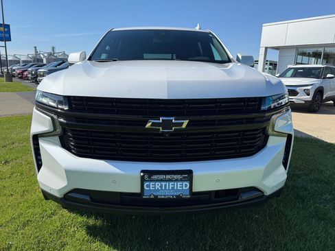 Used 2023 Chevrolet Suburban RST w/ Sport Performance Package AWD/4WD image 2
