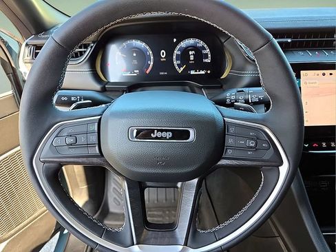 Used 2026 Jeep Grand Cherokee L Limited AWD/4WD image 24